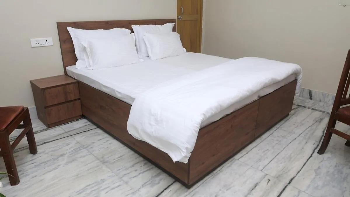 Exquisite House With 3 Pvt Bathrooms - 10 Min Walk From Assi Ghat Varanasi